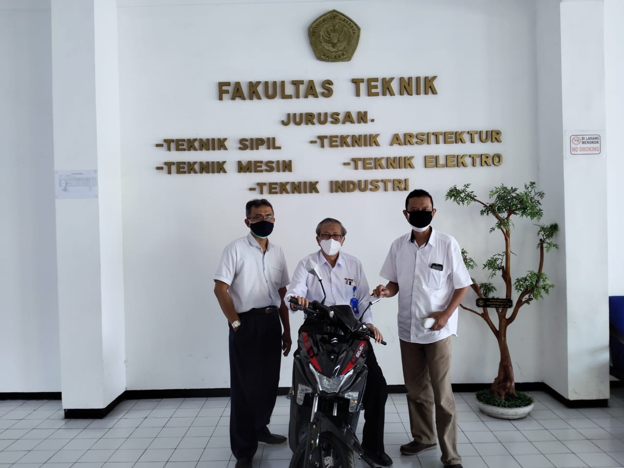 sepedah motor listrik hibah alumni sebagai kerjasama untuk penelitian motor hybrid