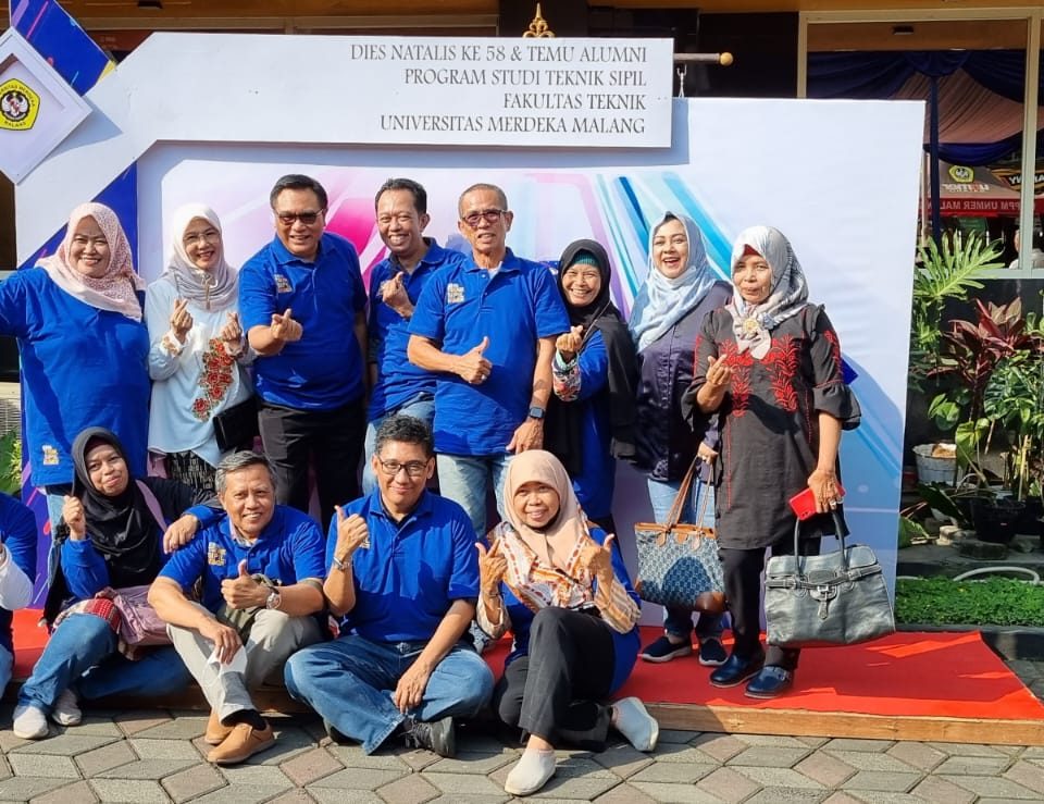Sesi ramah tamah foto bersama Wakil Walikota Malang dan alumni FT